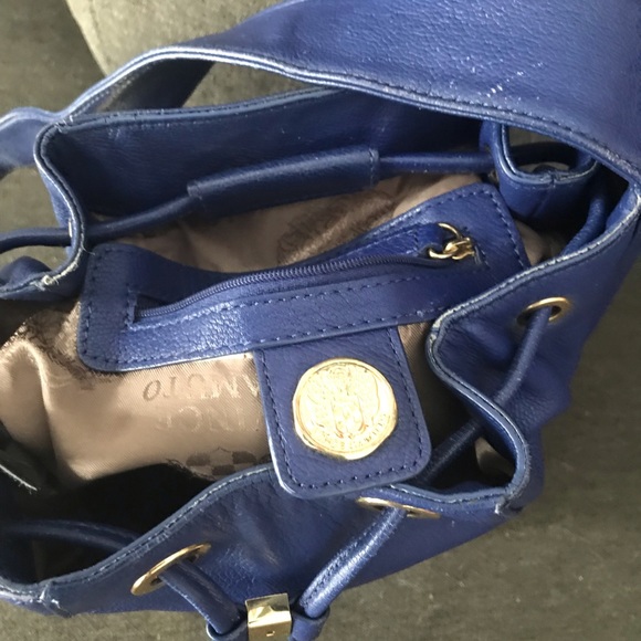 Vince Camuto cobalt blue leather medium bucket bag EUC - Picture 4 of 4